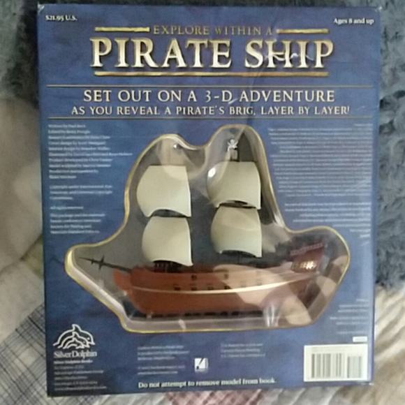 3-d pirate ship book - Picture 7 of 8
